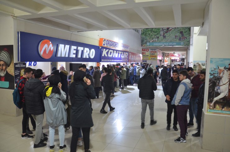 Üniversite öğrencileri terminallerde yoğunluk oluşturdu