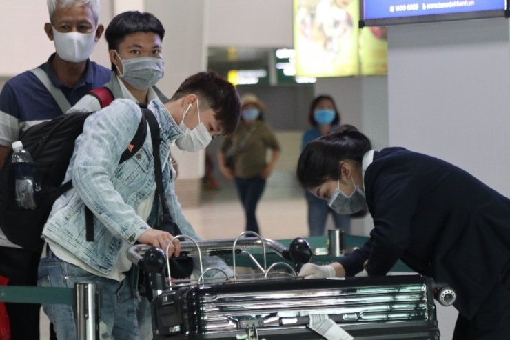 Vietnam’da 2 yaşındaki bebek de koronaya yakalandı