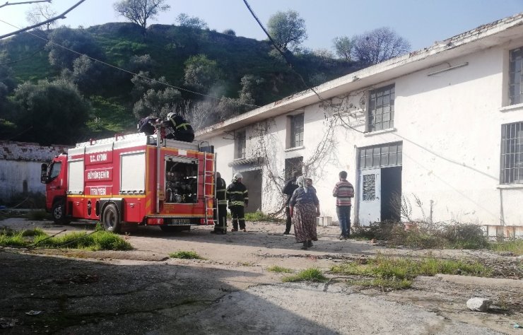 Zeytinyağı fabrikasındaki yangın paniğe neden oldu