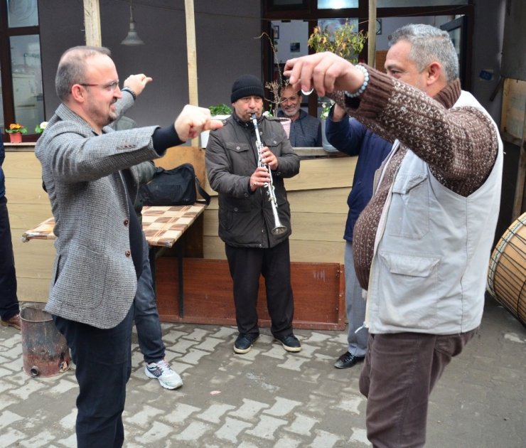 AK Partili Turan’dan Romanlar Günü mesajı