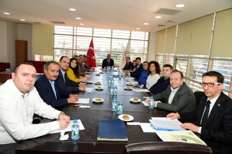 Akhisar ve Soma OSB’leri Vali Deniz başkanlığında toplandı