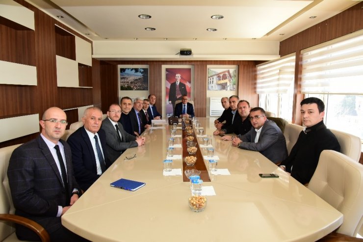 Akhisar ve Soma OSB’leri Vali Deniz başkanlığında toplandı