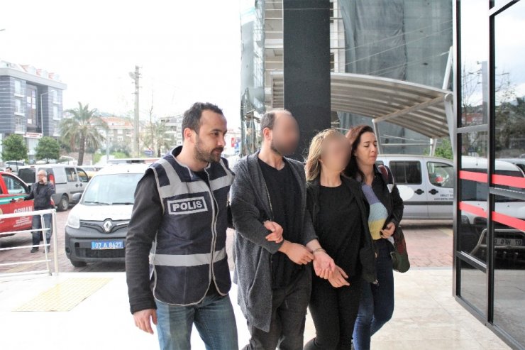 Alanya’da otel baskınında yakalanan uyuşturucu tacirleri adliyede