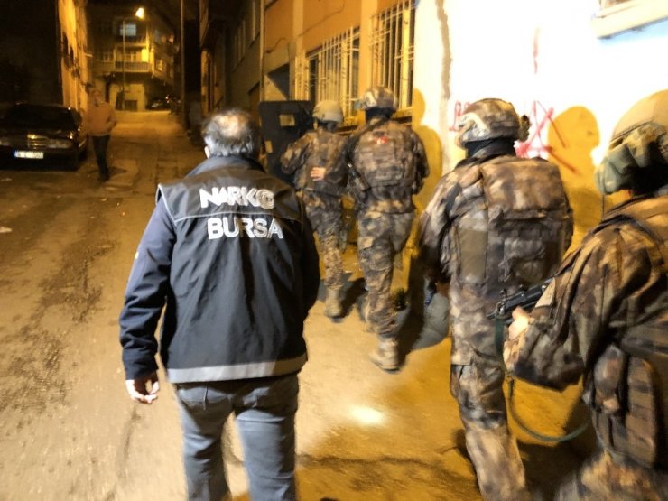 Bursa’da şafak operasyonunda 10 tutuklama