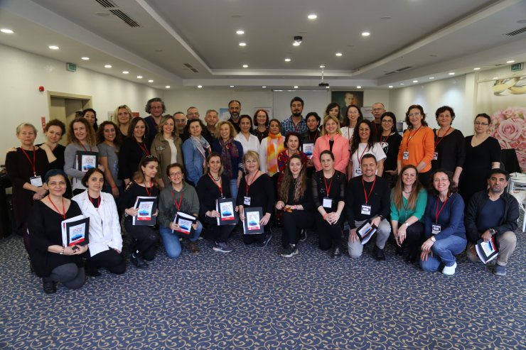 Doktorlardan ihtiyaç sahibi çocuklara "gönülden" dokunuş