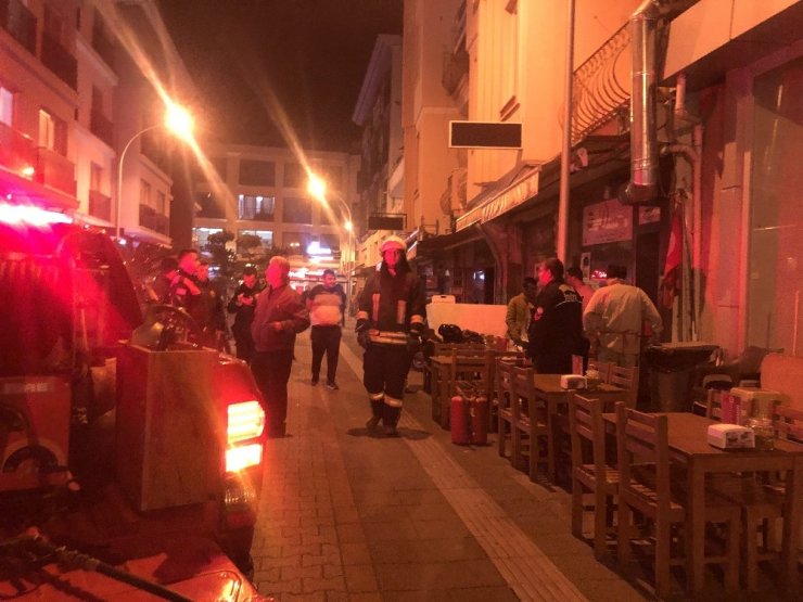 Dubalar itfaiye ve sağlık ekiplerine engel oldu
