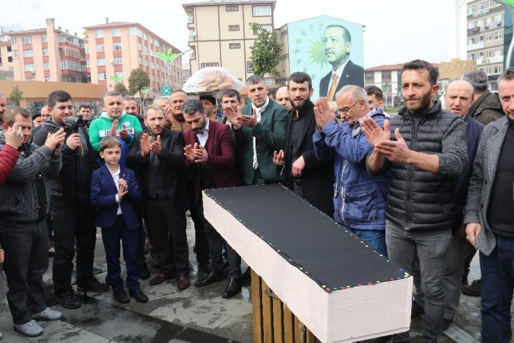 AK Parti’den DEVA Partisi’ne geçen partililer için gıyabi cenaze namazı kılmak istediler ama