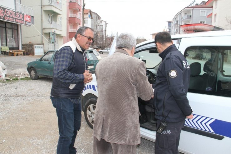 Emekli öğretmen dolandırılmaktan son anda kurtuldu