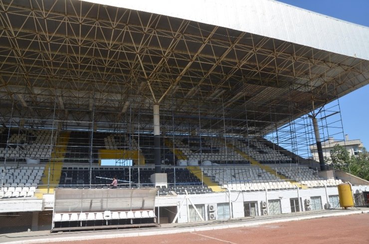 Kuşadası’nın emektar Özer Türk Stadyumu yenileniyor
