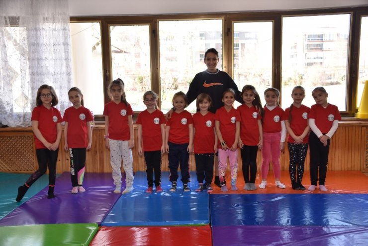 Miniklere ücretsiz jimnastik kursu