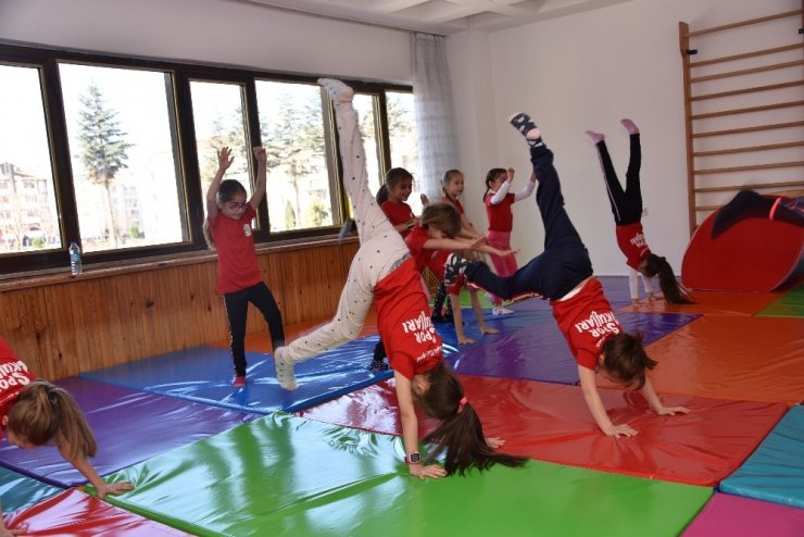 Miniklere ücretsiz jimnastik kursu