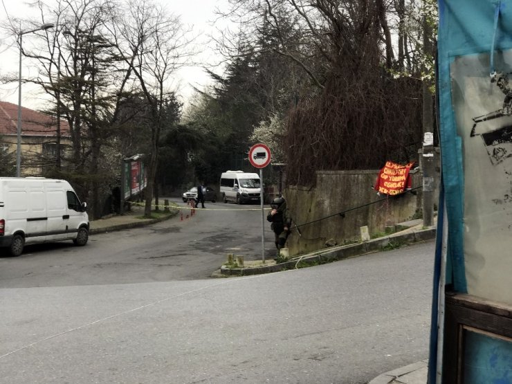 Sarıyer’de hareketli anlar: Şüpheli pankart polisi harekete geçirdi