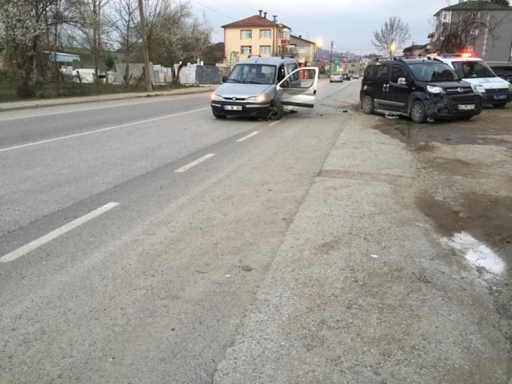 Kaynarca’da iki araç çarpıştı: 1 yaralı