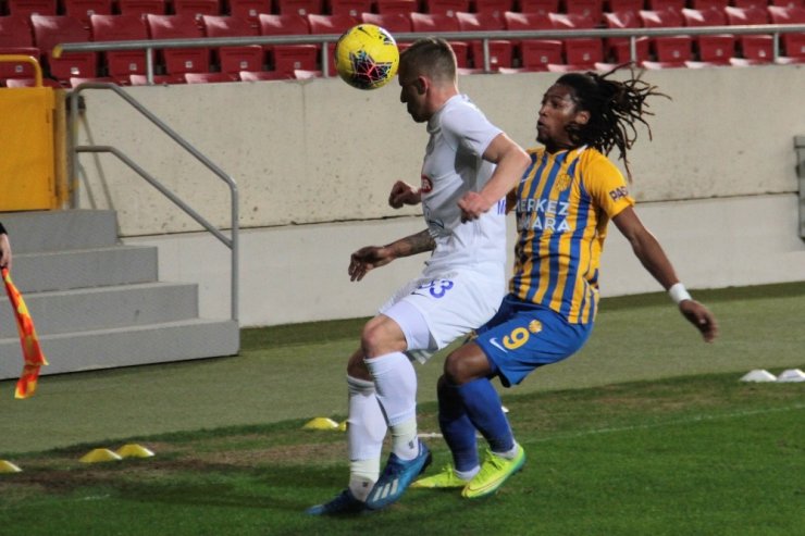 Süper Lig: MKE Ankaragücü: 2 - Çaykur Rizespor: 1 (İlk yarı)