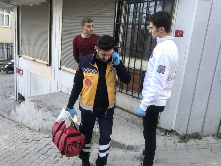 İnşaatta yıkım çalışması sırasında beton blok düştü, iki işçi yaralandı