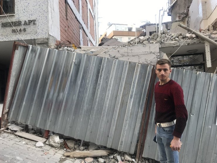 İnşaatta yıkım çalışması sırasında beton blok düştü, iki işçi yaralandı