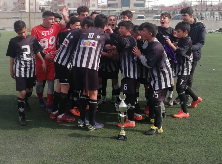 U-14 şampiyonu Van Altay eğitim spor oldu