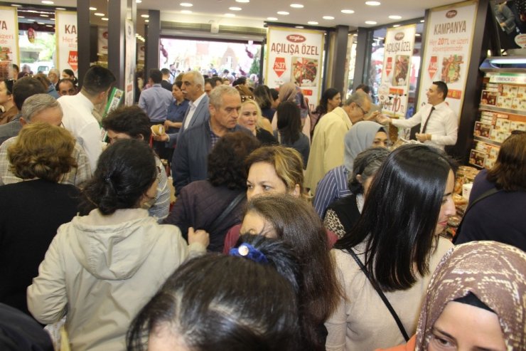 Aydın’da miting gibi açılış