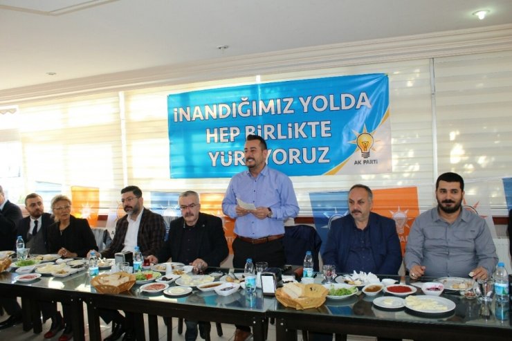 Edremit AK Parti’den birlik ve beraberlik toplantısı