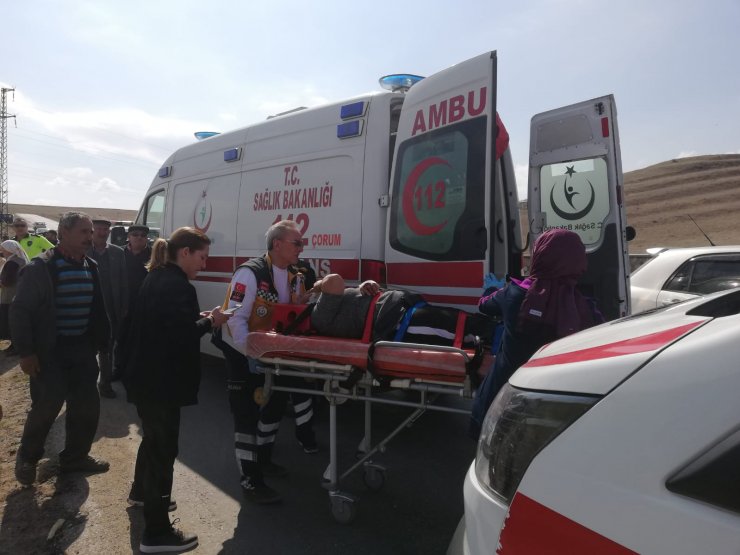 Çorum'da otomobilin devrilmesi sonucu bir kişi öldü, bir kişi yaralandı