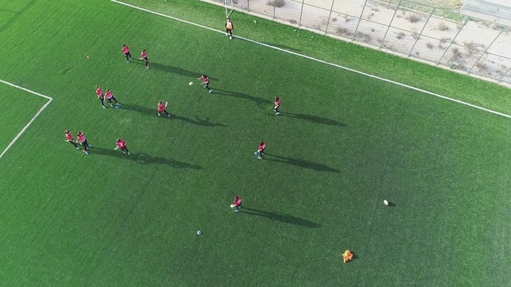 Diyarbakır’da tek ödüllü kız ragbi takımı