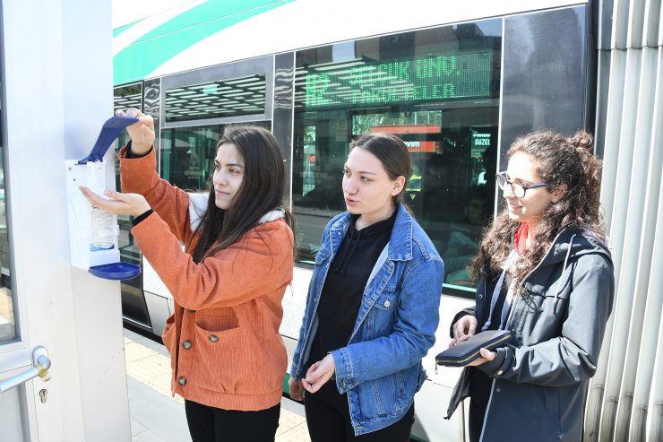 Konya'da otogar ve toplu ulaşım duraklarına dezenfektan kuruldu