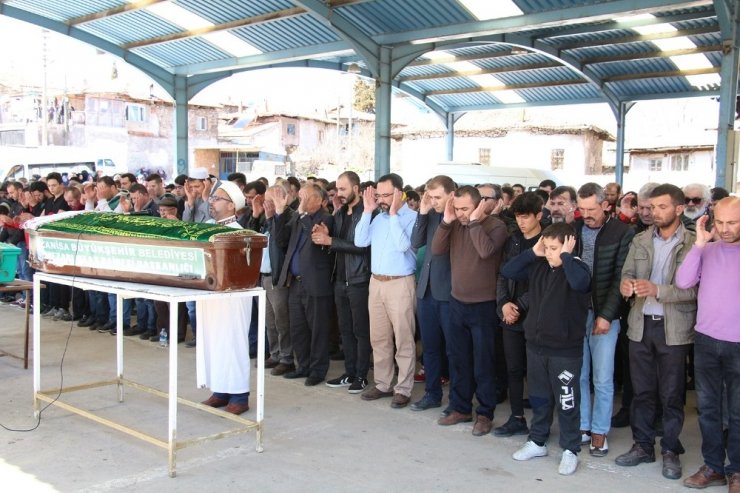 Kazada ölen genç çift toprağa verildi