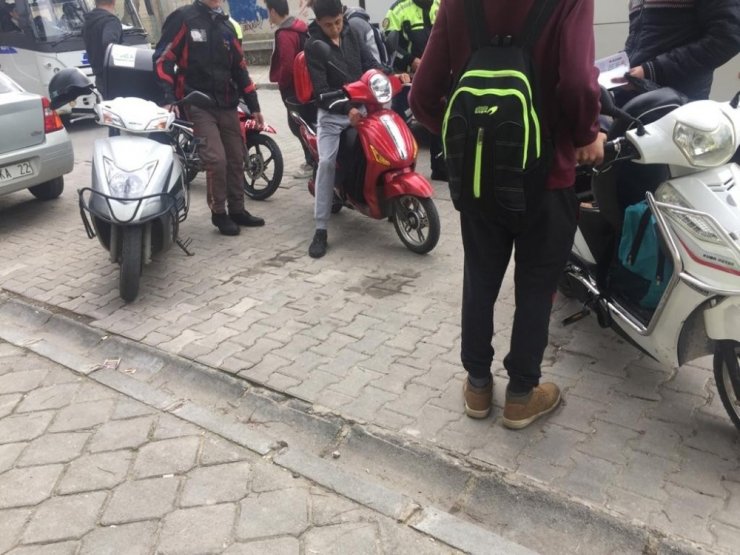 Salihli emniyetinden okul önlerinde sıkı denetim