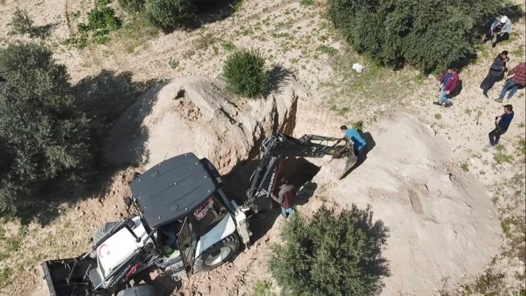 Manisa’da kaçak definecilere drone ile suçüstü
