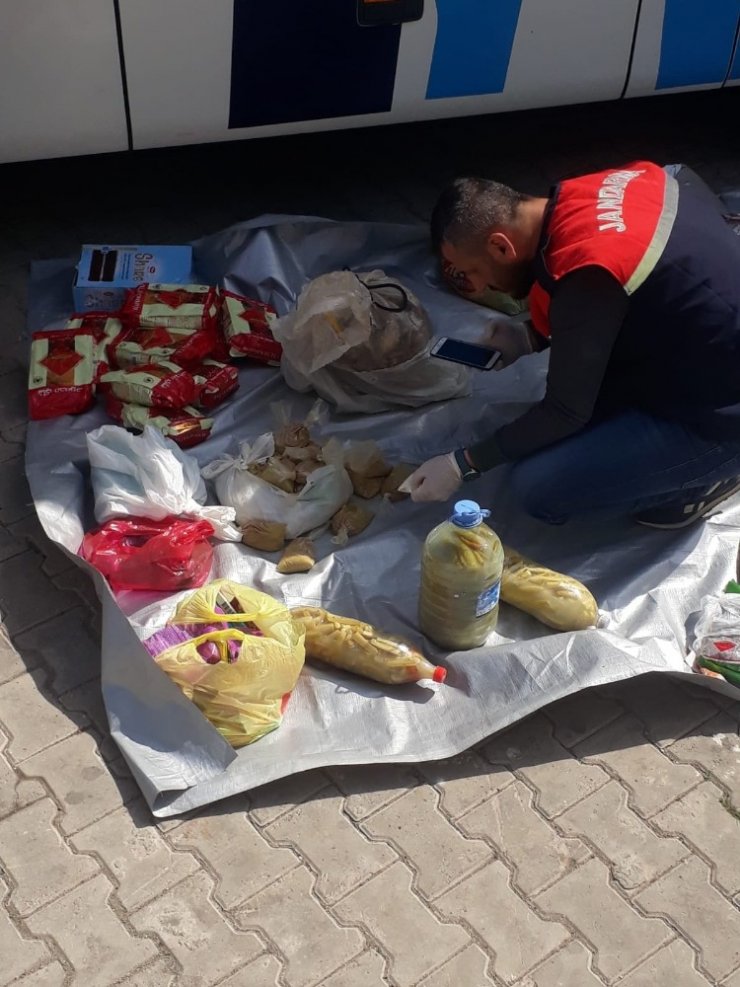 Yolcu otobüsünde baharat içerisine gizlenen kokain ele geçirildi