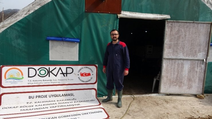 15 milyon solucan ile organik gübre üretiyor