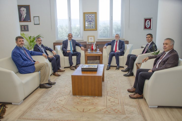 Rektör Karakaya, pilot üniversite projelerini Bolu Abant İzzet Baysal Üniversitesi’nde anlattı