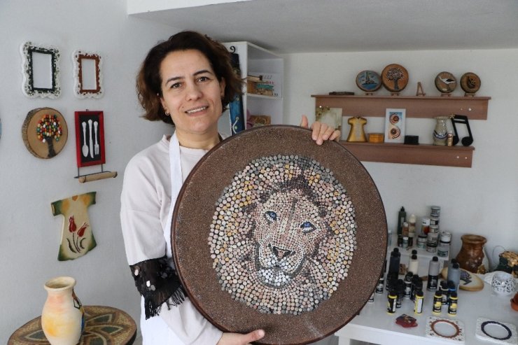 Ekmeğini taştan çıkaran kadınlar