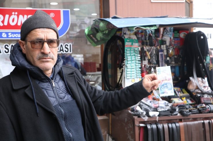Engelli satıcıya da acımadılar