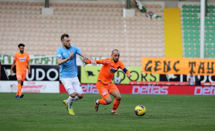 Süper Lig: Alanyaspor: 1 - Gaziantep FK: 0 (ilk yarı)