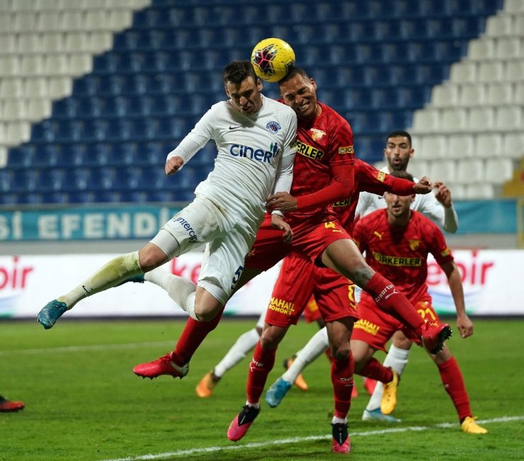 Göztepe hedefinden saptı