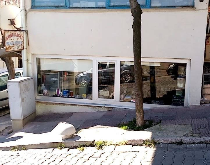 Hırsızı parmak izi yakalattı
