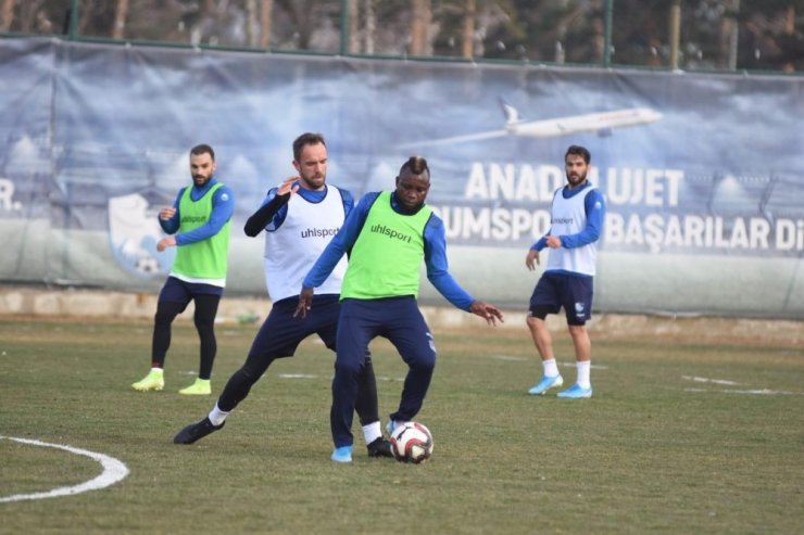 Dadaşlar’da Akhisar mesaisi