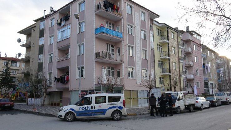 3.kattan düşen 2,5 yaşındaki çocuk ağır yaralandı