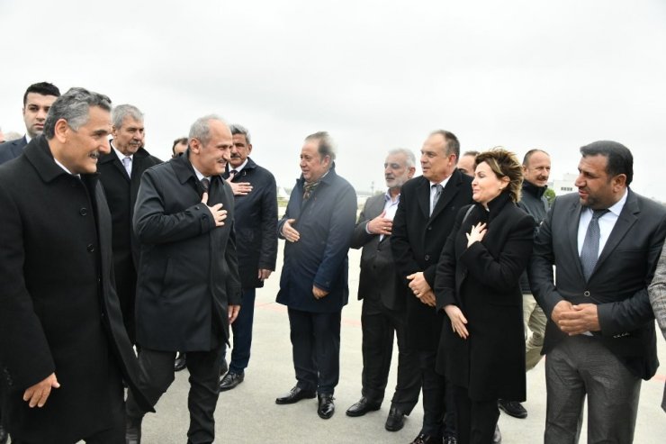 Bakan Turhan’a ‘kalp’ten karşılama