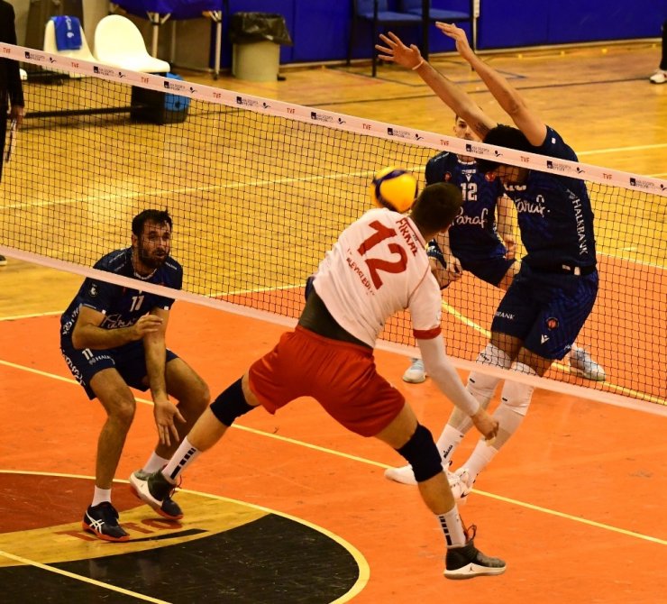 Voleybol Efeler Ligi: Tokat Bld. Plevne: 0 - Halkbank Ankara: 3