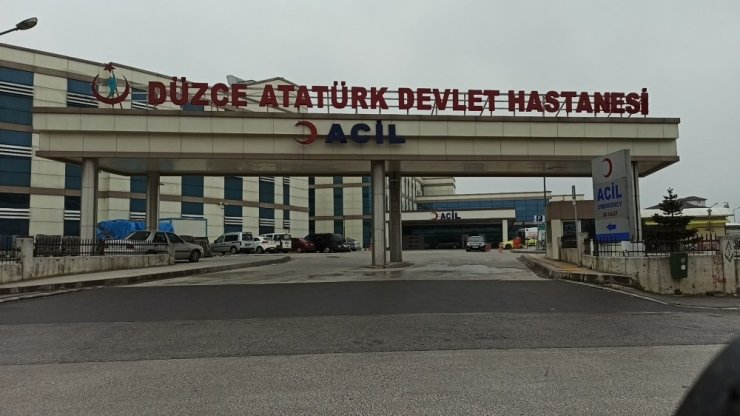 Baba korona virüs şüphesiyle gözetim altına alınan 5 yaşındaki kızını kaçırmaya çalıştı