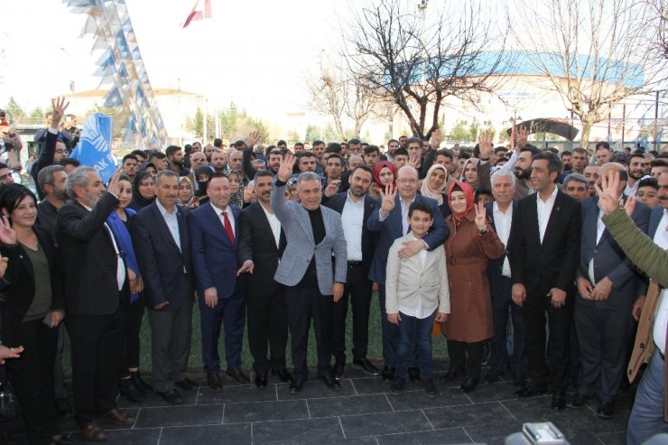 AK Parti’ye Diyarbakır’da dev katılım
