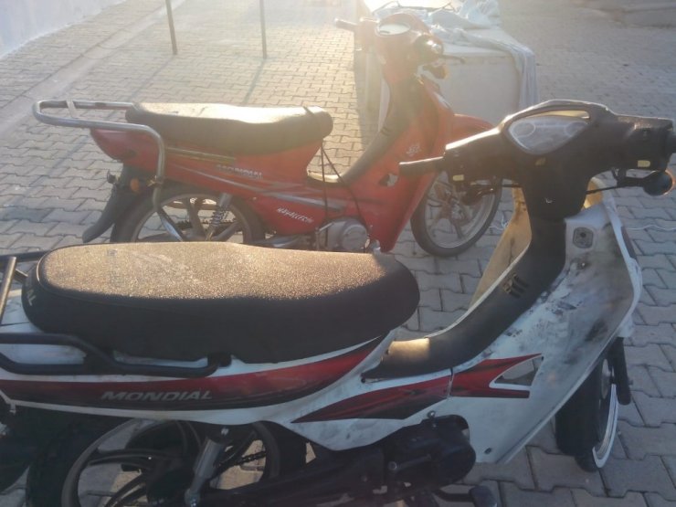 Çaldıkları motosikleti bırakıp yenisini çalınca yakayı ele verdiler