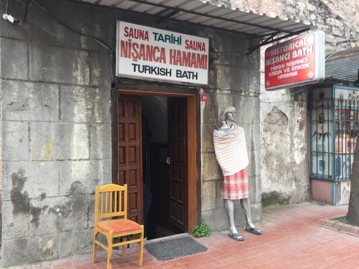Fatih’te tarihi hamamda yangın