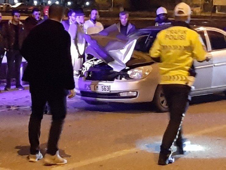 Otomobil tır’a arkadan çarptı; 1 yaralı