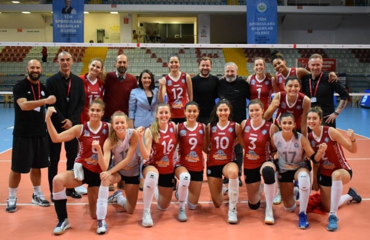 Nilüfer’in sultanları Beşiktaş’ı 3-0 yendi