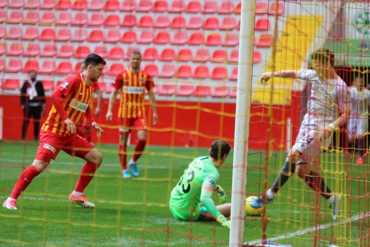 Süper Lig: Hes Kablo Kayserispor: 2 - Yeni Malatyaspor: 1 (Maç sonucu)