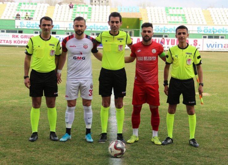 TFF 2. Lig: Sivas Belediyespor: 0 - GMG Kastamonuspor: 3