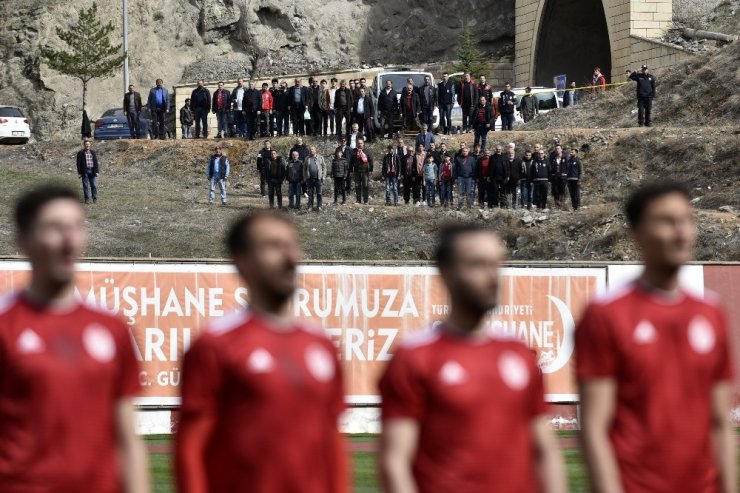 Dağları tribün yaptılar